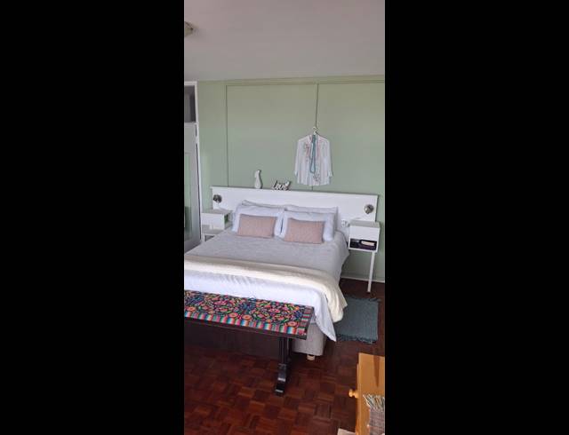 2 bed property to rent in STRAND